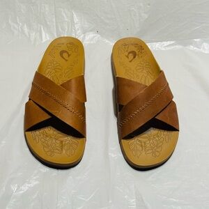 Olukai Kipe'a Olu Women’s Slide Sandal Tan /  Size 10 Wide / used 1 time only